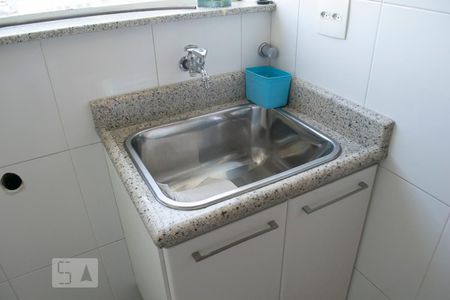 Apartamento para alugar com 60m², 2 quartos e 1 vaga Apartamento para alugar com 60m², 2 quartos e 1 vagaÁREA DE SERVIÇO
