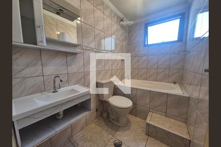 Banheiro social de apartamento para alugar com 2 quartos, 78m² em Jardim Monte Alegre, Taboão da Serra