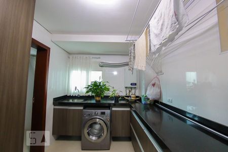 Apartamento à venda com 247m², 4 quartos e 4 vagas Apartamento à venda com 247m², 4 quartos e 4 vagasArea de Serviço