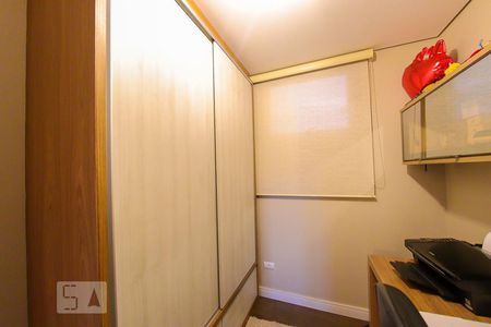 Apartamento à venda com 247m², 4 quartos e 4 vagas Apartamento à venda com 247m², 4 quartos e 4 vagasQuarto