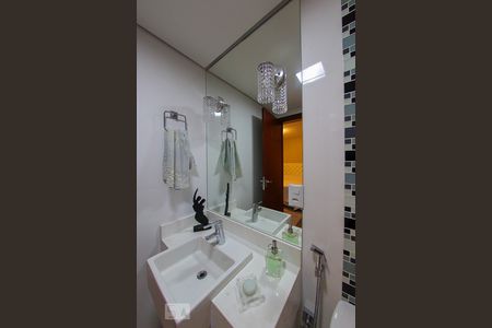 Apartamento à venda com 247m², 4 quartos e 4 vagas Apartamento à venda com 247m², 4 quartos e 4 vagasBanheiro da Suite 1