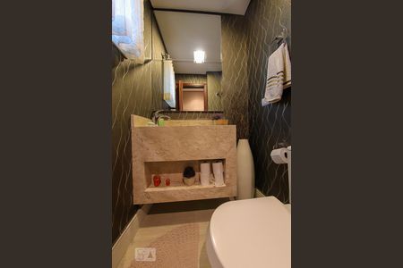 Apartamento à venda com 247m², 4 quartos e 4 vagas Apartamento à venda com 247m², 4 quartos e 4 vagasLavabo