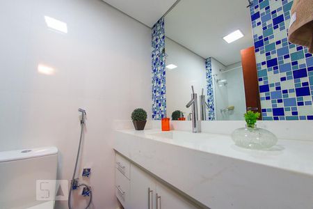 Apartamento à venda com 247m², 4 quartos e 4 vagas Apartamento à venda com 247m², 4 quartos e 4 vagasBanheiro da Suite 2