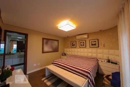 Apartamento à venda com 247m², 4 quartos e 4 vagas Apartamento à venda com 247m², 4 quartos e 4 vagasSuite 3