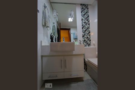 Apartamento à venda com 247m², 4 quartos e 4 vagas Apartamento à venda com 247m², 4 quartos e 4 vagasBanheiro da Suite 1