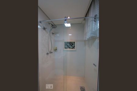 Apartamento à venda com 247m², 4 quartos e 4 vagas Apartamento à venda com 247m², 4 quartos e 4 vagasBanheiro da Suite 1