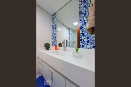 Apartamento à venda com 247m², 4 quartos e 4 vagas Apartamento à venda com 247m², 4 quartos e 4 vagasBanheiro da Suite 2