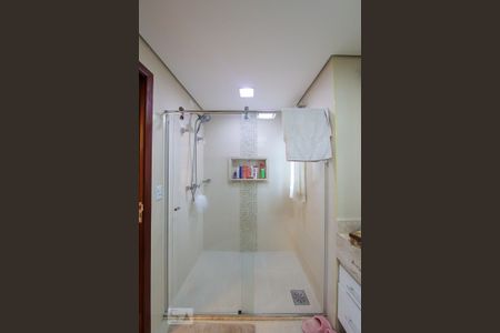 Apartamento à venda com 247m², 4 quartos e 4 vagas Apartamento à venda com 247m², 4 quartos e 4 vagasBanheiro da Suite 3