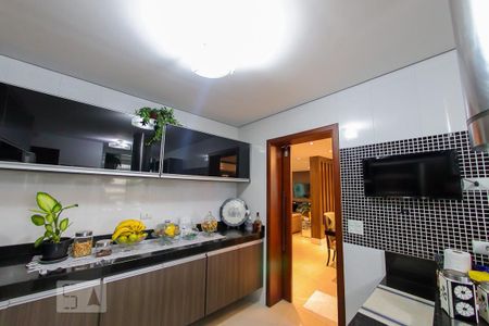 Apartamento à venda com 247m², 4 quartos e 4 vagas Apartamento à venda com 247m², 4 quartos e 4 vagasCozinha