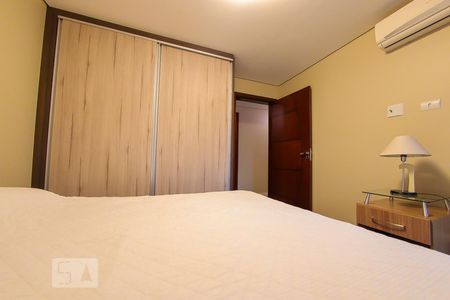 Apartamento à venda com 247m², 4 quartos e 4 vagas Apartamento à venda com 247m², 4 quartos e 4 vagasSuite 1