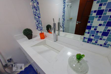 Apartamento à venda com 247m², 4 quartos e 4 vagas Apartamento à venda com 247m², 4 quartos e 4 vagasBanheiro da Suite 2