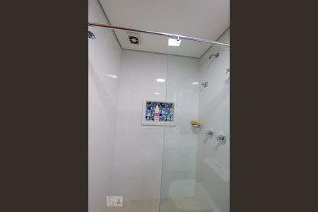 Apartamento à venda com 247m², 4 quartos e 4 vagas Apartamento à venda com 247m², 4 quartos e 4 vagasBanheiro da Suite 2