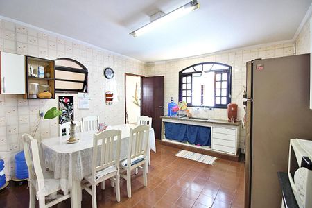 Casa à venda com 429m², 5 quartos e 5 vagasCozinha da Casa 2