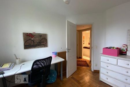 Apartamento à venda com 128m², 4 quartos e 2 vagas Apartamento à venda com 128m², 4 quartos e 2 vagasQuarto 4
