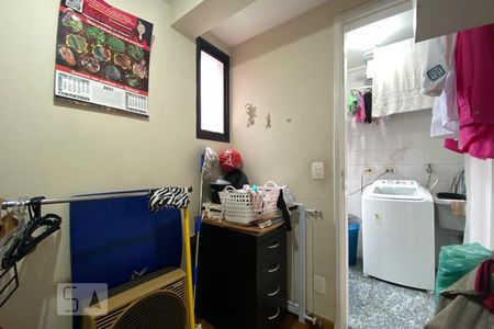 Apartamento à venda com 128m², 4 quartos e 2 vagas Apartamento à venda com 128m², 4 quartos e 2 vagasQuarto de Serviço