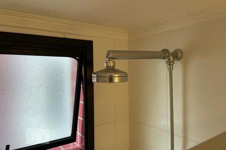 Apartamento à venda com 128m², 4 quartos e 2 vagas Apartamento à venda com 128m², 4 quartos e 2 vagasChuveiro