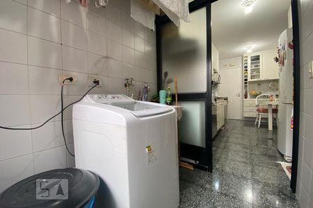 Apartamento à venda com 128m², 4 quartos e 2 vagas Apartamento à venda com 128m², 4 quartos e 2 vagasÁrea de Serviço