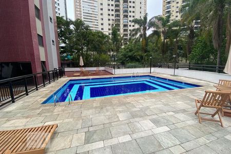 Apartamento à venda com 128m², 4 quartos e 2 vagas Apartamento à venda com 128m², 4 quartos e 2 vagasÁrea comum - Piscina