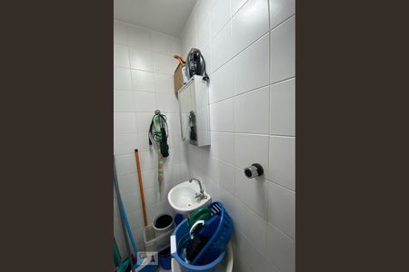 Apartamento à venda com 128m², 4 quartos e 2 vagas Apartamento à venda com 128m², 4 quartos e 2 vagasBanheiro de Serviço