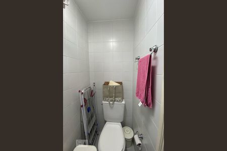 Apartamento à venda com 128m², 4 quartos e 2 vagas Apartamento à venda com 128m², 4 quartos e 2 vagasBanheiro de Serviço