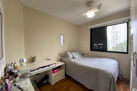 Apartamento à venda com 128m², 4 quartos e 2 vagas Apartamento à venda com 128m², 4 quartos e 2 vagasQuarto 3