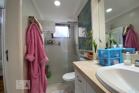 Apartamento à venda com 128m², 4 quartos e 2 vagas Apartamento à venda com 128m², 4 quartos e 2 vagasBanheiro da Suíte 1