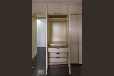 Apartamento à venda com 62m², 2 quartos e 1 vagaQuarto 2 - Armários