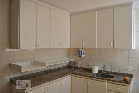 Casa à venda com 190m², 3 quartos e 3 vagasCozinha