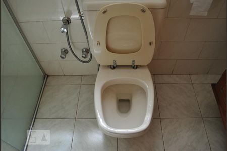 Casa à venda com 190m², 3 quartos e 3 vagasBanheiro 2