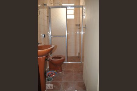 Casa à venda com 190m², 3 quartos e 3 vagasBanheiro - Casa dos fundos