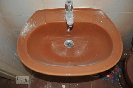 Casa à venda com 190m², 3 quartos e 3 vagasBanheiro - Casa dos fundos