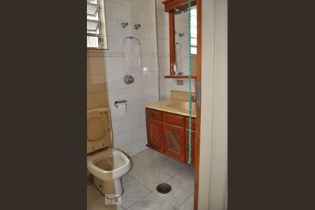 Casa à venda com 190m², 3 quartos e 3 vagasBanheiro 2