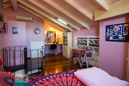 Casa à venda com 600m², 4 quartos e 2 vagasSuíte 2