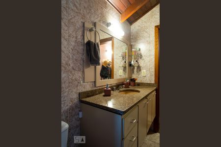 Casa à venda com 600m², 4 quartos e 2 vagasBanheiro da Suíte 2