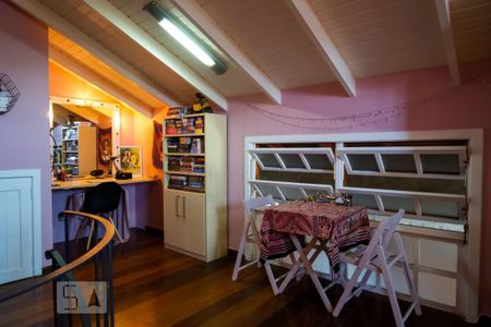 Casa à venda com 600m², 4 quartos e 2 vagasSuíte 2