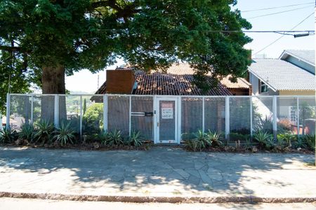 Casa à venda com 600m², 4 quartos e 2 vagasFachada