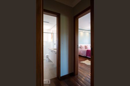 Casa à venda com 600m², 4 quartos e 2 vagasCorredor