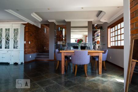 Casa à venda com 600m², 4 quartos e 2 vagasSala