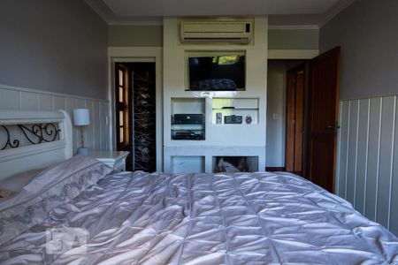 Casa à venda com 600m², 4 quartos e 2 vagasSuíte 1