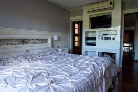 Casa à venda com 600m², 4 quartos e 2 vagasSuíte 1