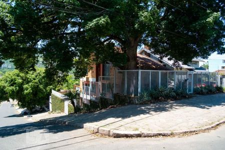 Casa à venda com 600m², 4 quartos e 2 vagasFachada