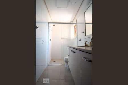 Casa à venda com 600m², 4 quartos e 2 vagasBanheiro