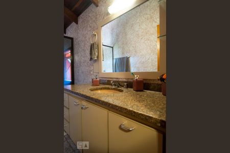 Casa à venda com 600m², 4 quartos e 2 vagasBanheiro da Suíte 2