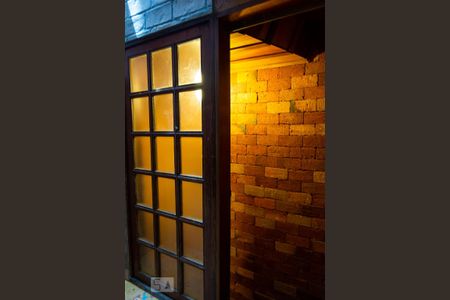 Casa à venda com 600m², 4 quartos e 2 vagasAdega