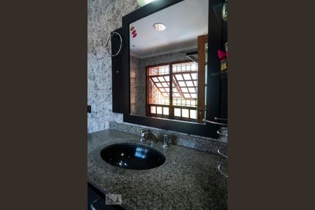 Casa à venda com 600m², 4 quartos e 2 vagasBanheiro da Suíte 1