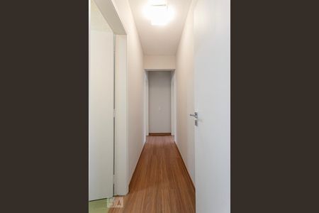 Corredor de apartamento para alugar com 2 quartos, 107m² em Pinheiros, São Paulo