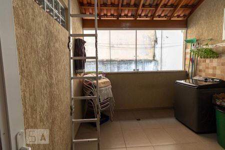 Casa à venda com 180m², 3 quartos e 2 vagasÁrea de Serviço