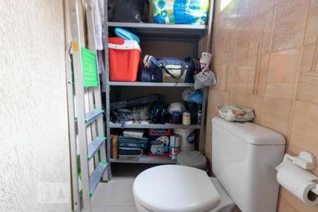 Casa à venda com 180m², 3 quartos e 2 vagasBanheiro de Serviço