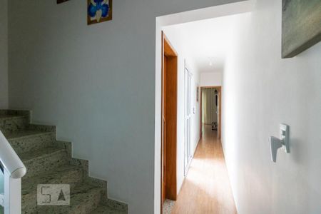 Casa à venda com 180m², 3 quartos e 2 vagasCorredor