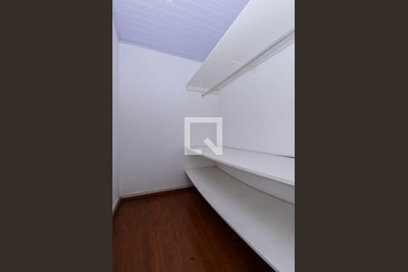 Casa à venda com 201m², 3 quartos e 3 vagas Casa à venda com 201m², 3 quartos e 3 vagasSala-Edícula